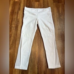 Alo yoga white cropped leggings Women’s size S